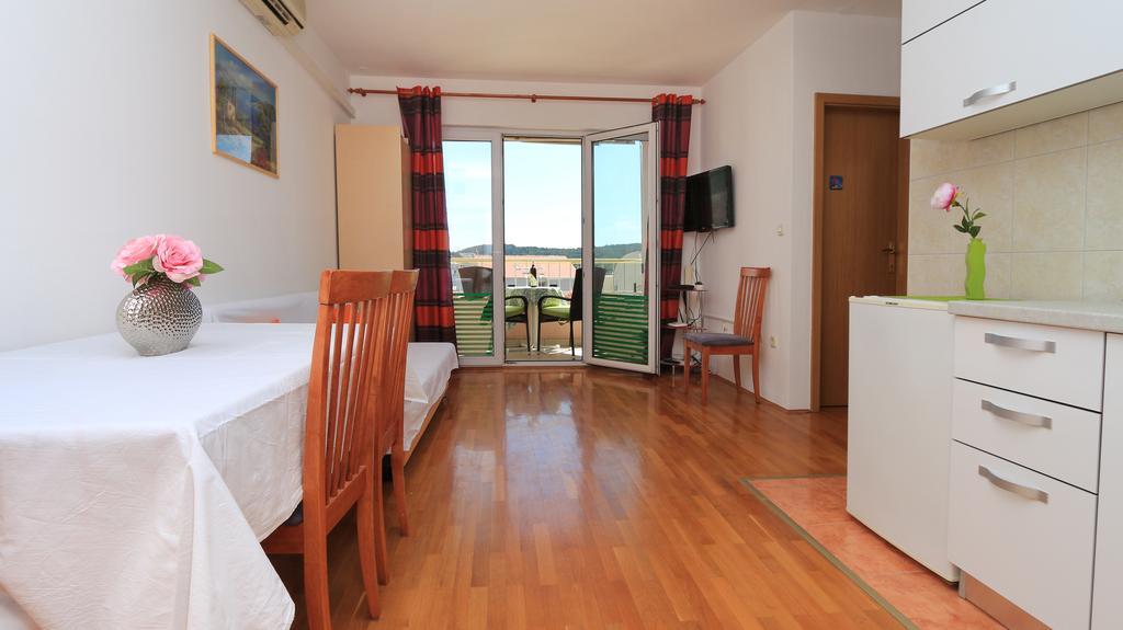 Central Beach Apartment Makarska Eksteriør billede